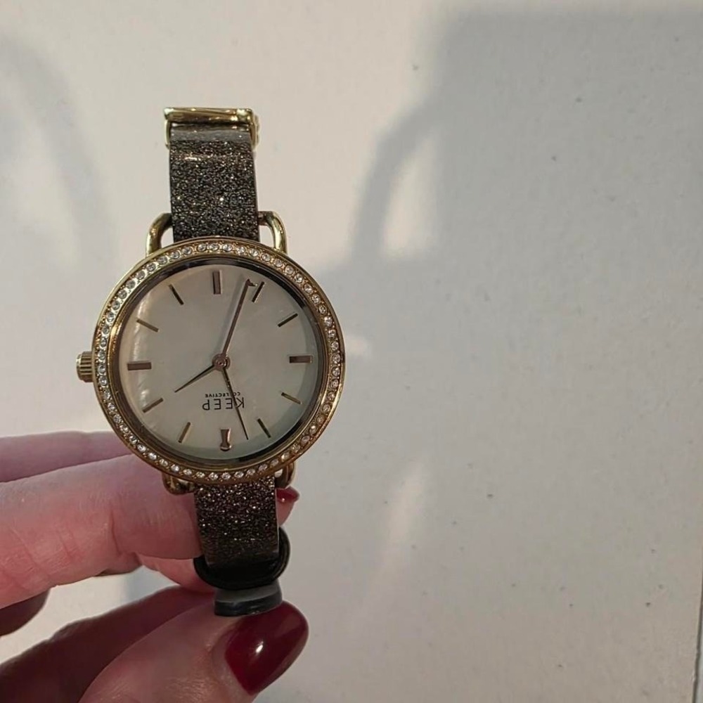 Watch - Picture 1 of 1